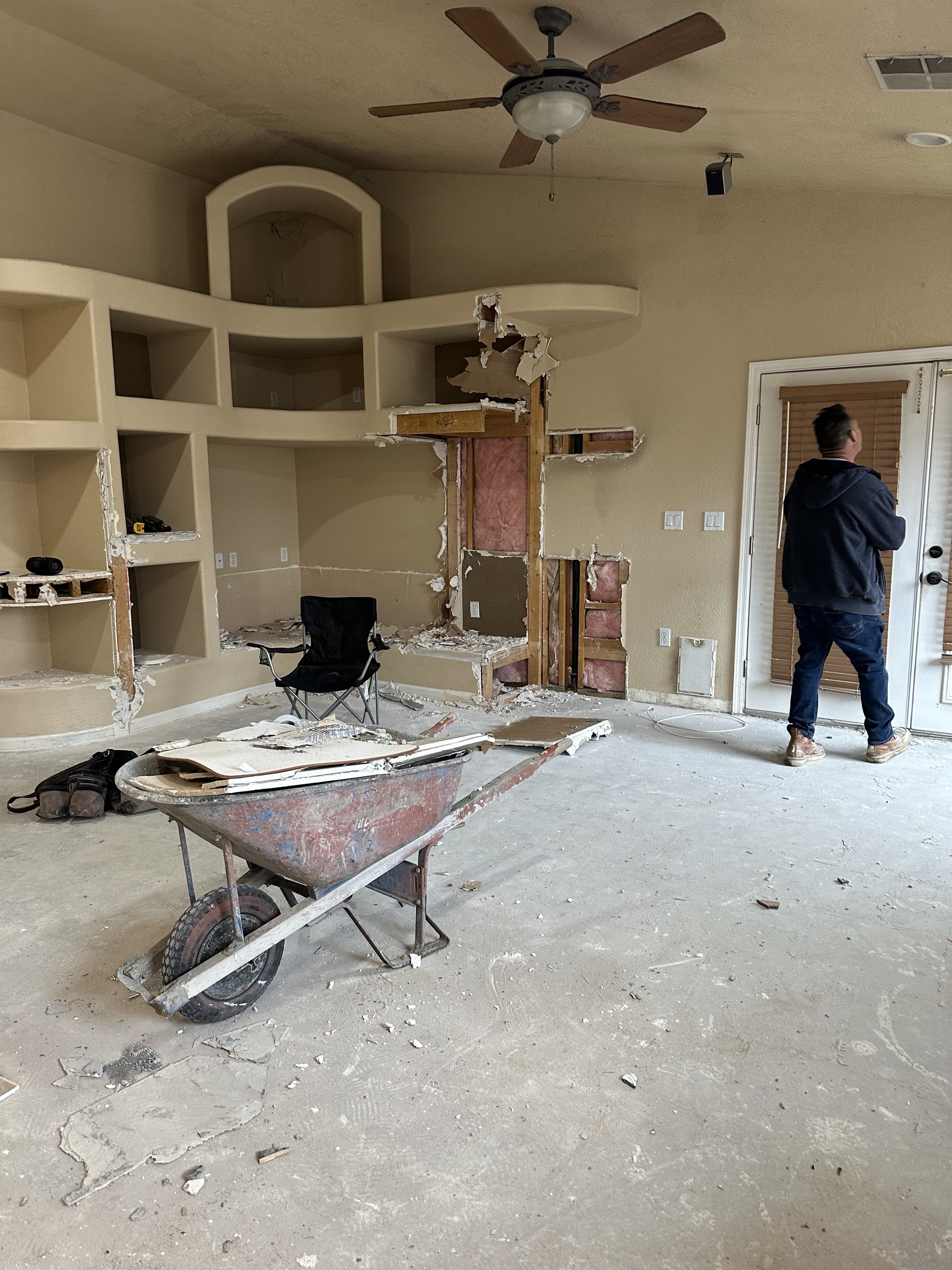 Living room before renovation